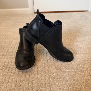 Sofft Bryanne Black Leather Ankle Boots - Size 7M
